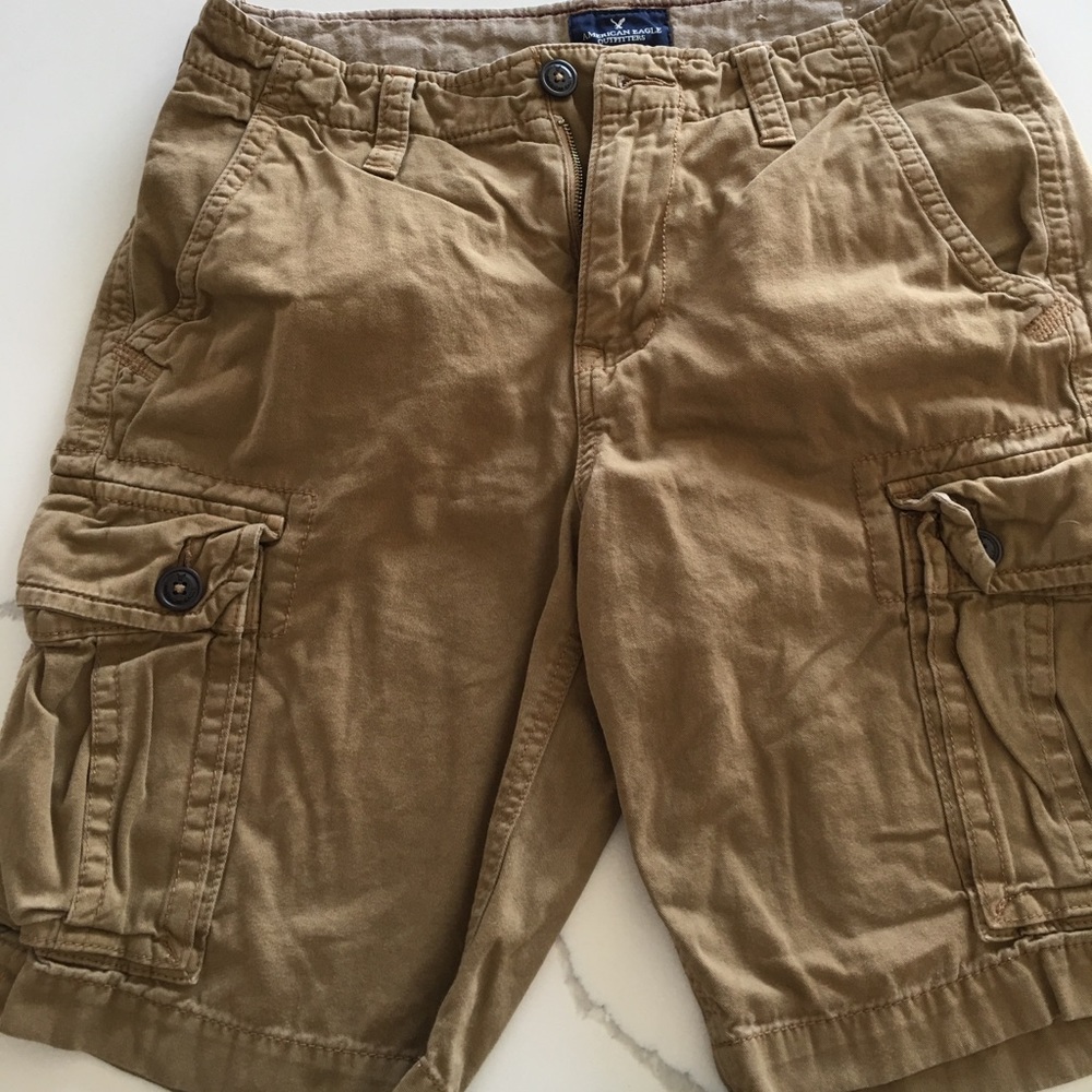 American Eagle classic khaki shorts size 30
